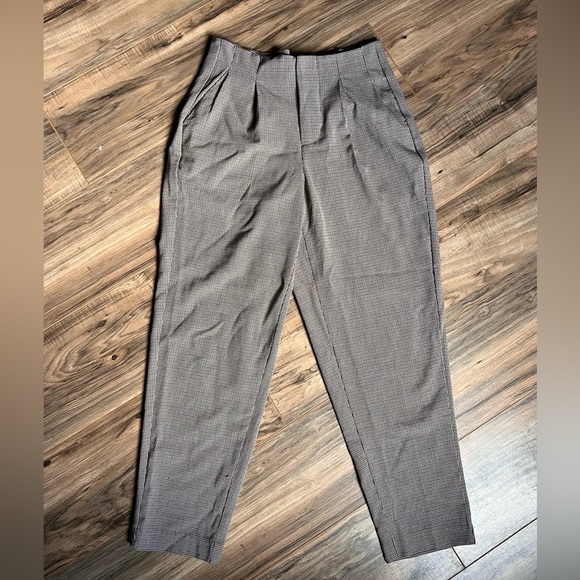 A New Day size 6 pleated houndstooth pant with elastic waist - Picture 1 of 5